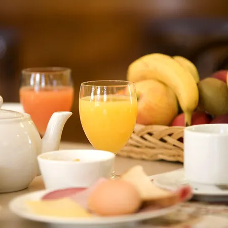 فندق Logis Le 3*