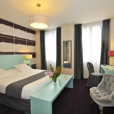 ホテル Logis Le 3*