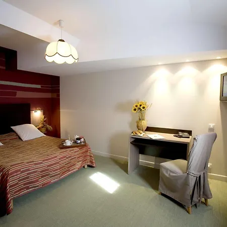 Hotel Logis Le 3*